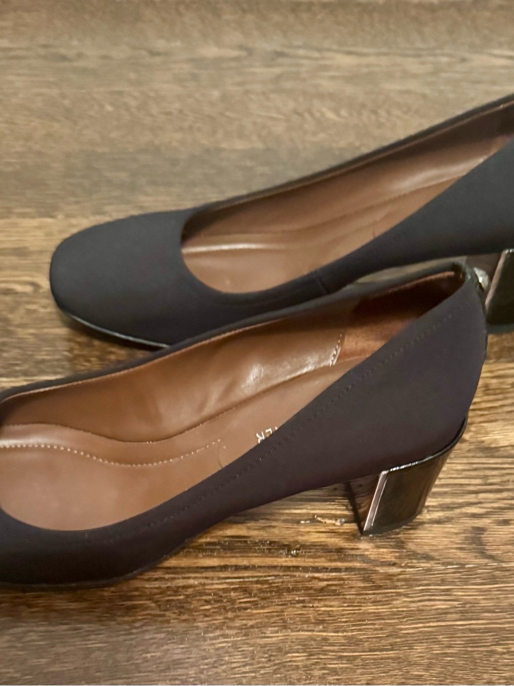 Donald J. Pliner Black Mid Block Heel Pump - Picture 4 of 8